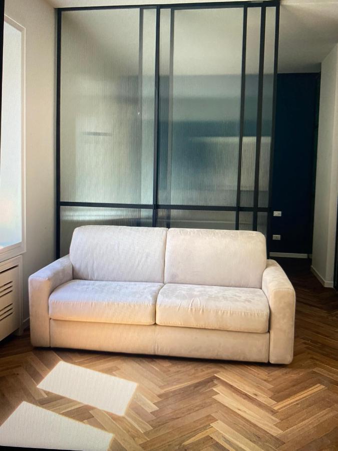Milano - Delizioso Appartamento In Pieno Centro. Fancy Yellow Apartments ภายนอก รูปภาพ
