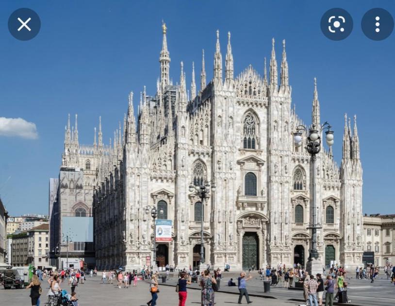 Milano - Delizioso Appartamento In Pieno Centro. Fancy Yellow Apartments ภายนอก รูปภาพ