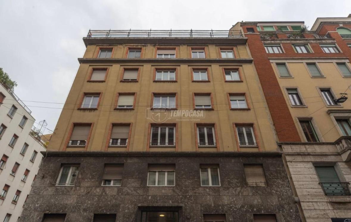 Milano - Delizioso Appartamento In Pieno Centro. Fancy Yellow Apartments ภายนอก รูปภาพ